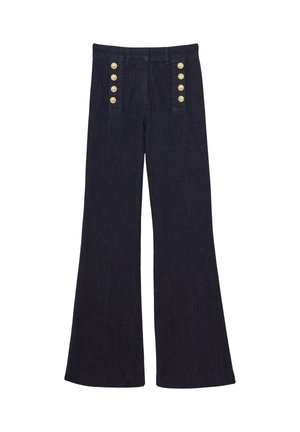 Pantalones de talle alto y pata ancha en azul oscuro con dos filas de cinco botones dorados en la parte delantera cerca de la cintura.