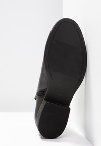 Vagabond Bottines - black