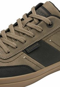 s.Oliver SNEAKER - Baskets basses - mud