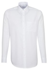 Camicia bianca a maniche lunghe con bottoni, realizzata in tessuto liscio, presenta un colletto a punta e una tasca sul petto, con bottoni bianchi e una vestibilità classica.