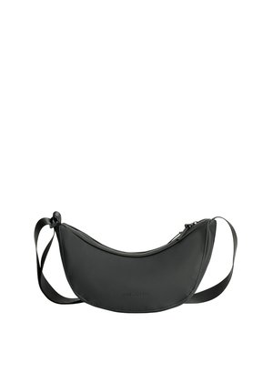 Sort crossbody taske i halvmåneform med justerbar rem og lynlås, prægede med "Tretorn 1891" midt på fronten.