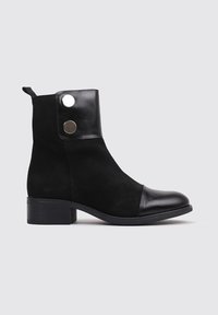 Sandra Fontán BOLIVIA - Classic ankle boots - black