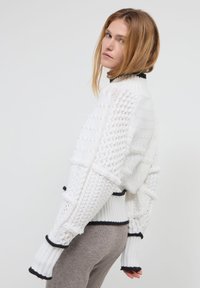 Calliope Strickpullover - bianco