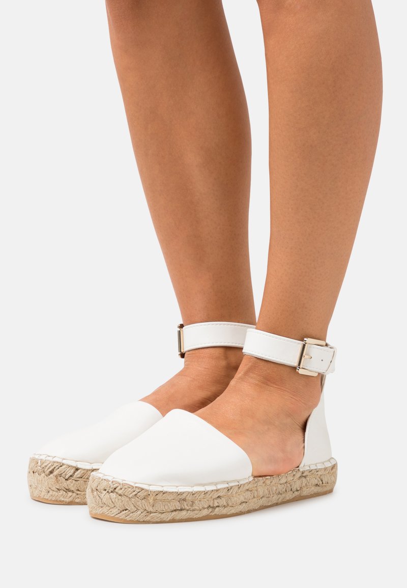 Even&Odd Sabrinas com tira no tornozelo - off-white