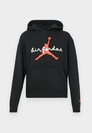 Schwarzer Hoodie mit Fronttasche, versehen mit einem großen roten und weißen "Air Jordan"-Logo und einer roten Silhouette eines Basketballspielers.