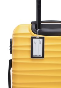 WITTCHEN MEDIUM SUITCASE WITH LUGGAGE TAG FROM ABS - Kufr - yellow