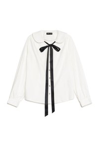 Λευκή μπλούζα μακρυμάνικη με γιακά Peter Pan, μαύρη σατέν γραβάτα στον λαιμό και μπροστινά κουμπιά από πέρλες.