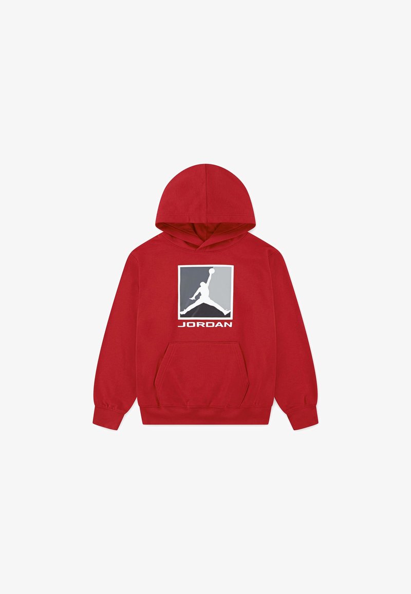 Rode hoodie met een kangoeroezak, met een grijs vierkant logo waarop een springende figuur is afgebeeld en de tekst "JORDAN" eronder. Zachte stof.
