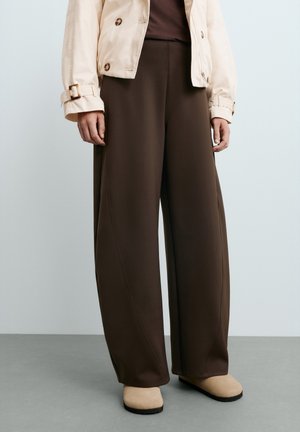 OYSHO, Pantalon classique - brown