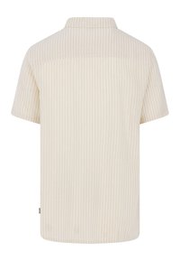 Korte mouwen shirt in lichtbeige met subtiele verticale strepen. Kenmerkt een kraag en een standaard pasvorm. Zachte textuur, minimalistisch ontwerp, geen versieringen.