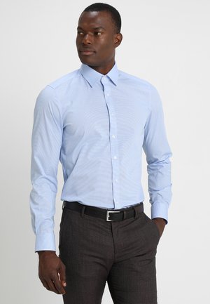 OLYMP LEVEL 5 BODY FIT - Camicia - light blue