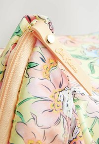 Cath Kidston Pirkinių krepšys - yellow bunnies floral
