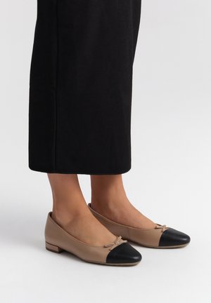 Ballet pumps - black