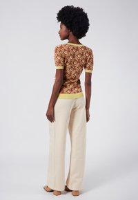 4funkyflavours PERFECT LOVE AFFAIR - T-shirt med print - brown