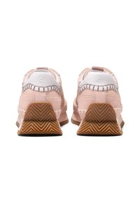 Rosa mocka- och lädersneakers med vita detaljer och en gummisula med fiskbensmönster. Har en broderad design och vadderad krage.