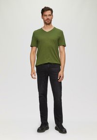 s.Oliver MET V-HALS EN SLUBSTRUCTUUR - T-shirt basic - guacamole