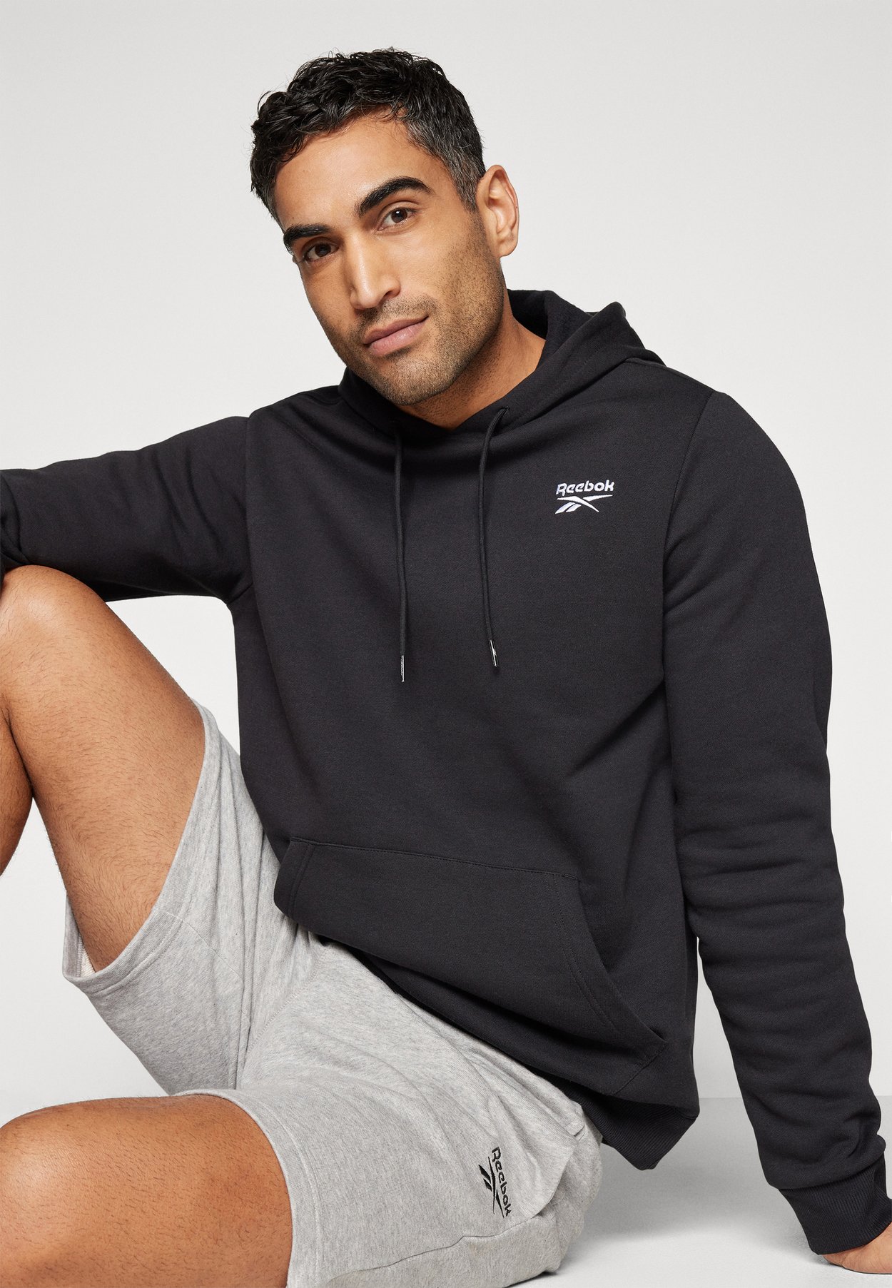 IDENTITY SMALL LOGO HOODIE