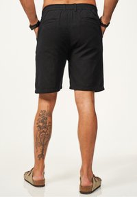 CARISMA Shorts - black