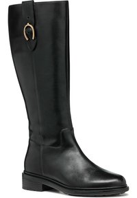 Bota alta de cuero negro con un acabado liso, punta redonda y un acento decorativo dorado en el tobillo. Suela de goma robusta con tacos.