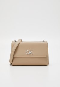 Calvin Klein - RE LOCK  CROSSBODY - Keresztpántos táska - beige Miniatűr kép 1