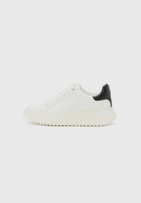 DKNY LOBECO - Baskets basses - white/black
