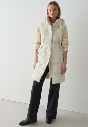 REGULAR FIT QUILTED - Weste - soft cream