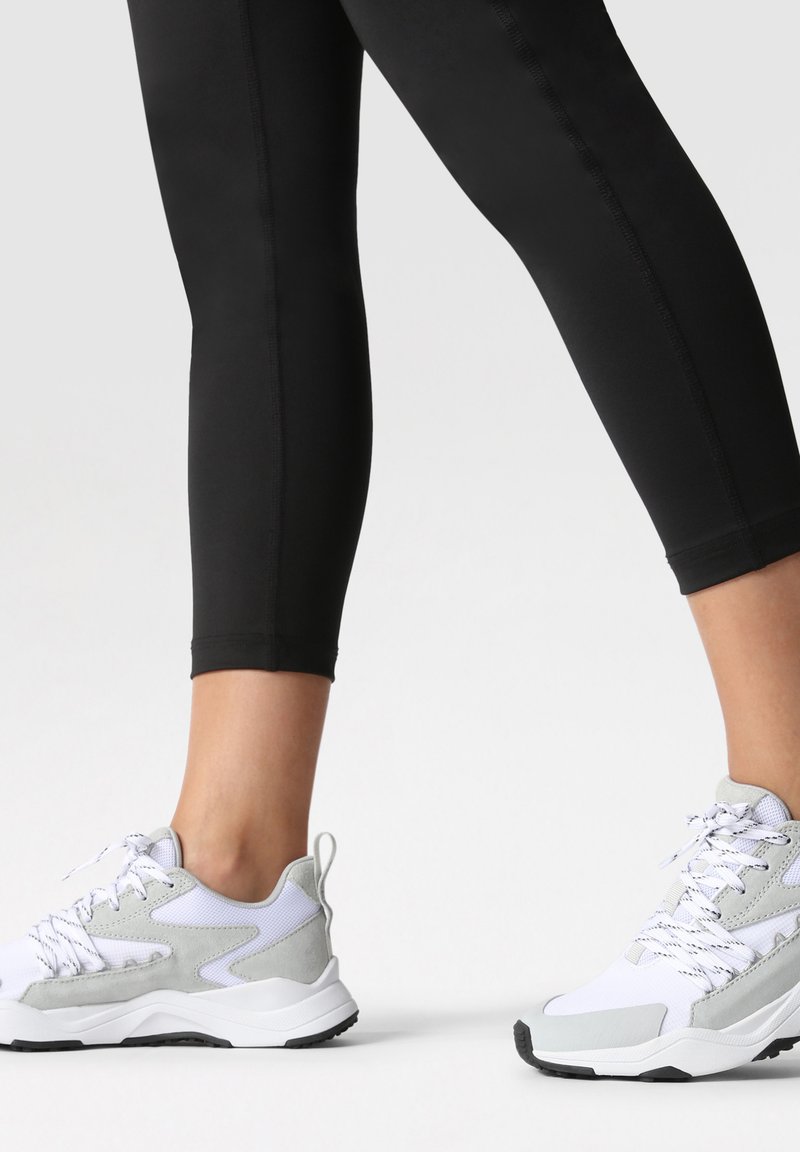 The North Face TARAVAL SPIRIT - Scarpe da allenamento - white