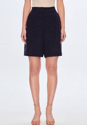 PHEBE - Šortky - navy blue