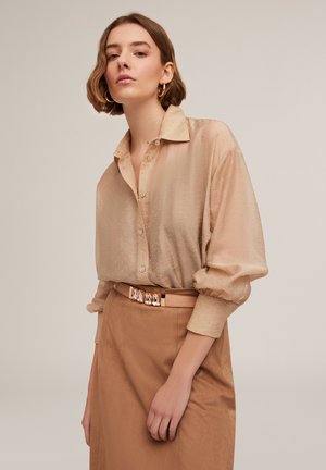CON PICCOLE BORCHIE - Button-down blouse - beige