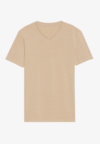 Tricou bej cu decolteu în V, realizat dintr-un material moale. Mâneci scurte, croială lejera și textură fină. Design simplu, fără modele sau accente.