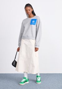 adidas Originals KSENIA TAG  - Φούτερ - medium grey heather