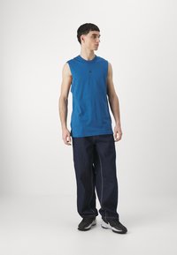 Jordan Felső - industrial blue/black