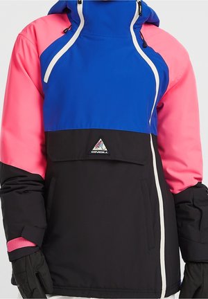 Color-blocked Winterjacke mit blauem Oberteil, pinken Ärmeln, schwarzem unteren Bereich, weißen Reißverschlussakzenten und einem vorderen O'Neill Logo-Patch.