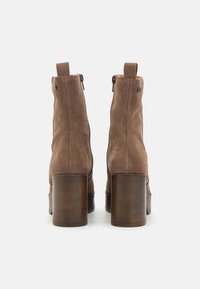 mtng SIXTIES - Botines de tacón - siena