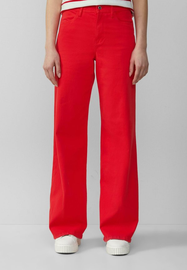 SURI WIDE - Flared Jeans - rot