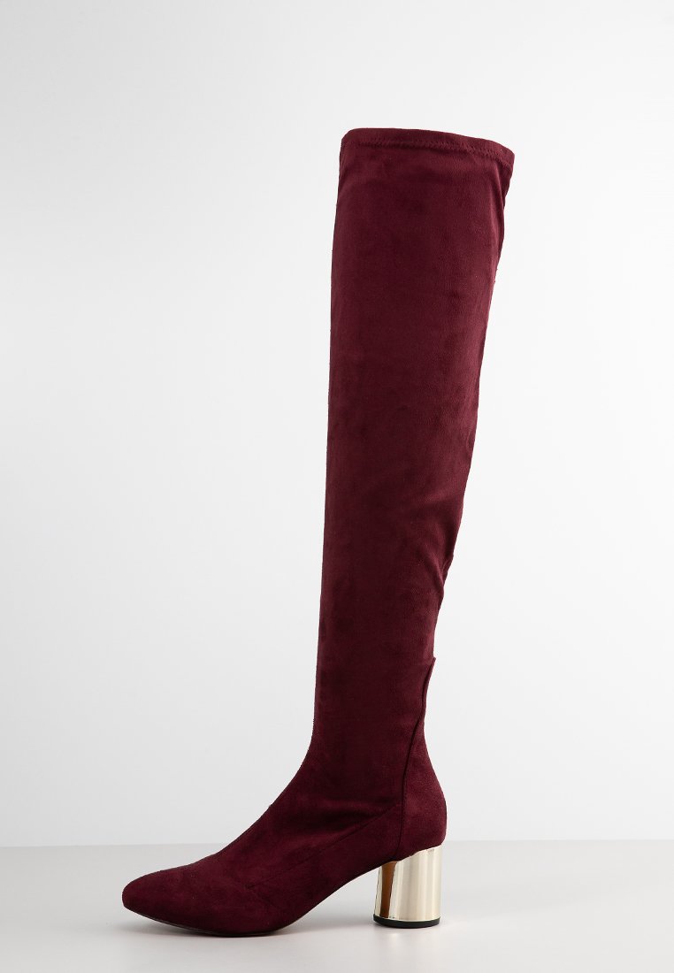 Cizme peste genunchi