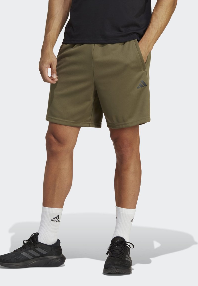 adidas Performance TRAIN ESSENTIALS SHORTS - Pantalón corto de deporte - olive strata/black
