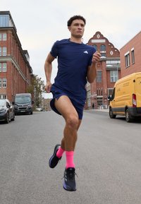 adidas Performance SUPERNOVA GORE-TEX® - Chaussures de running sur route - core black/grey/cobalt blue