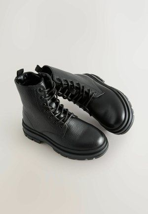 Next, REGULAR FIT  - Stivaletti stringati - black