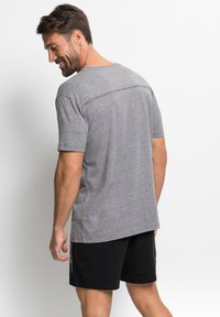 bonprix Pyjama - grau