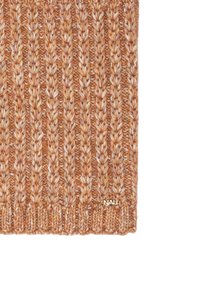 Bonnet tricoté dans des tons orange avec un motif texturé et un ourlet replié. Présente une petite étiquette en logo doré près du bord inférieur.