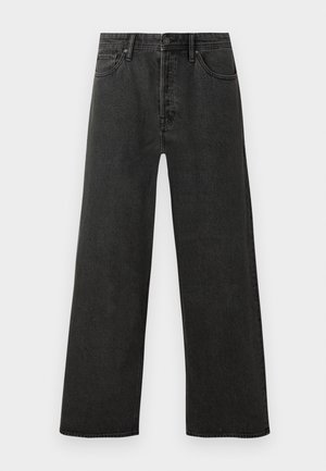 Musthave kõrge piha ja sirge säärega teksad mustas toonis, esiföön nõpp, tõmblukk ja viie-tasku disain valgel taustal.