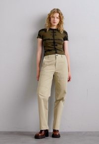 Proenza Schouler White Label BREWER IN GRID TIE DYE - T-shirts med print - khaki