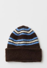 Knit beanie in brown, featuring horizontal stripes in light blue and cream, with a ribbed cuff for a snug fit. Soft, textured material.