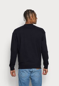 Jack & Jones PREMIUM JPRBLAPOND CREW NECK - Camisola - perfect navy