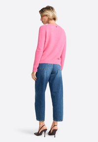 Rich & Royal MIT RUNDHALSAUSSCHNITT - Strickpullover - french pink