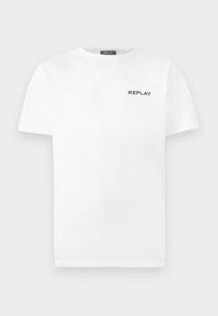 Hvid bomulds t-shirt med korte ærmer, med et lille sort "REPLAY" logo på brystet og en klassisk rund halsudskæring.