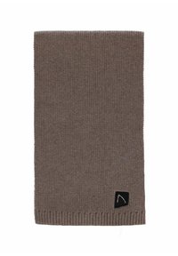 Écharpe en tricot marron avec une texture côtelée. Présente une étiquette noire avec un logo blanc dans le coin inférieur droit. Forme rectangulaire.