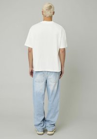 BZB POCHE BRODÉ - T-shirt imprimé - naturel