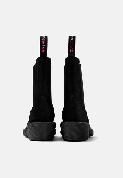 CAMPERLAB VENGA UNISEX - Botines camperos - schwarz